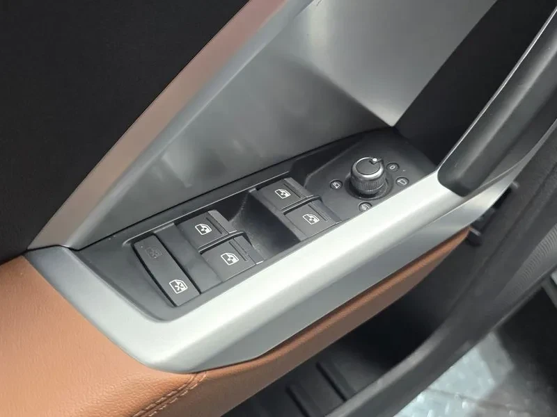 Audi Q3 35 Tdi Premium, снимка 13 - Автомобили и джипове - 56515632