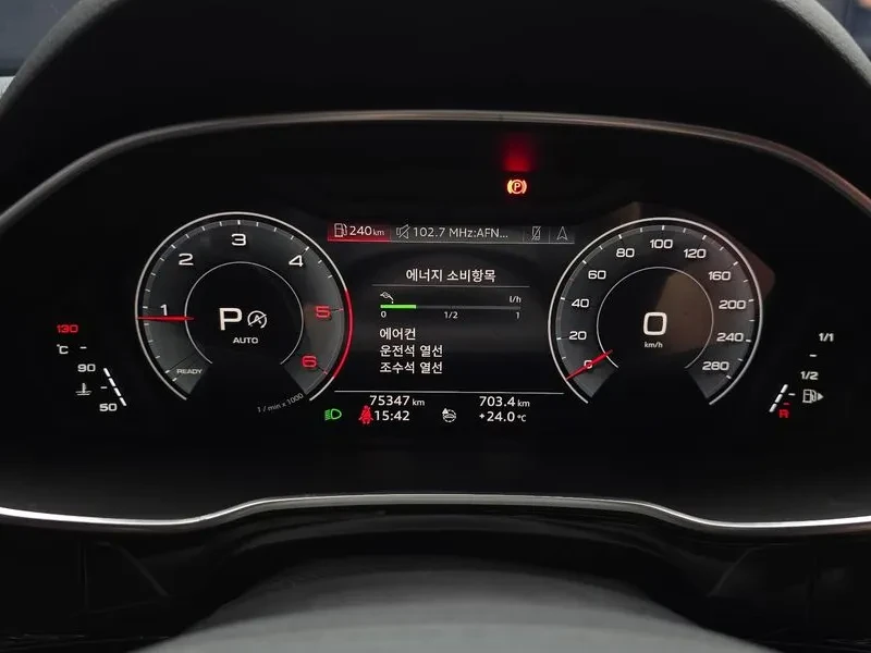 Audi Q3 35 Tdi Premium, снимка 8 - Автомобили и джипове - 56515632