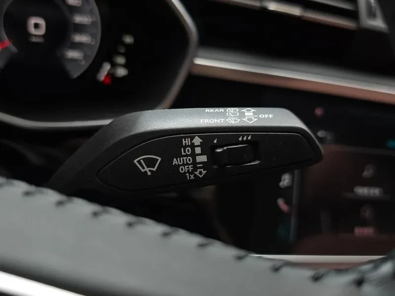 Audi Q3 35 Tdi Premium, снимка 15 - Автомобили и джипове - 56515632