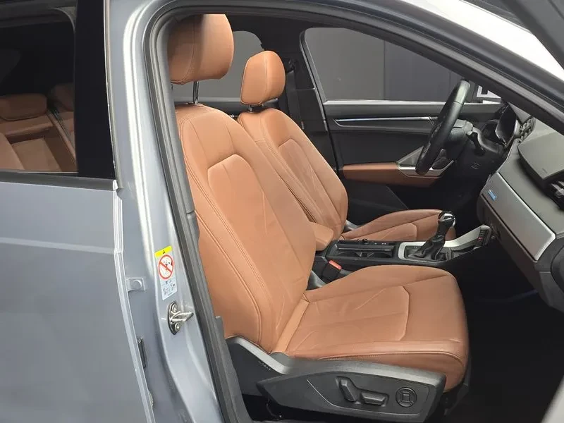 Audi Q3 35 Tdi Premium, снимка 11 - Автомобили и джипове - 56515632