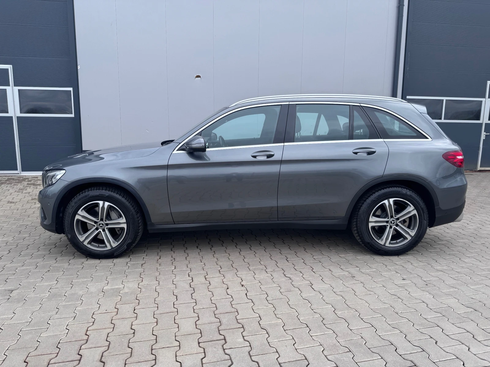 Mercedes-Benz GLC 250 9G-tronic СЕРВИЗНА ИСТОРИЯ - изображение 3