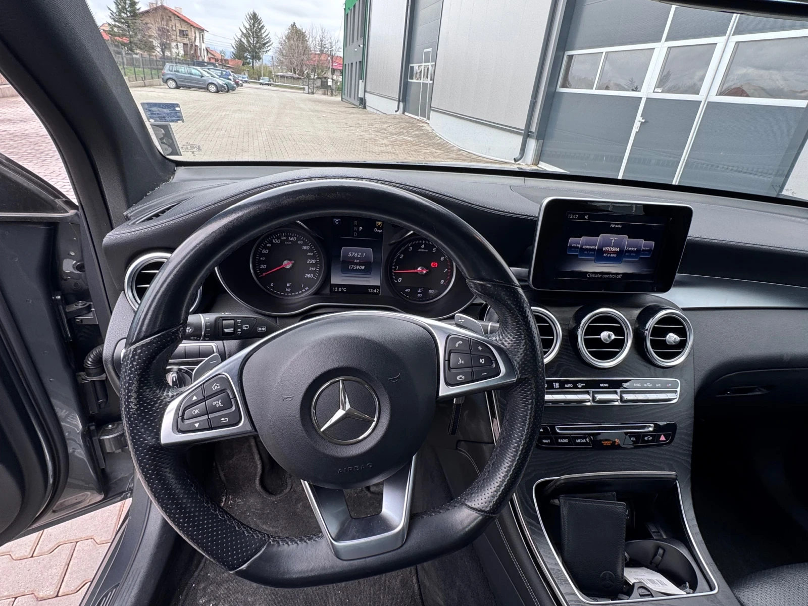 Mercedes-Benz GLC 250 9G-tronic СЕРВИЗНА ИСТОРИЯ - изображение 9
