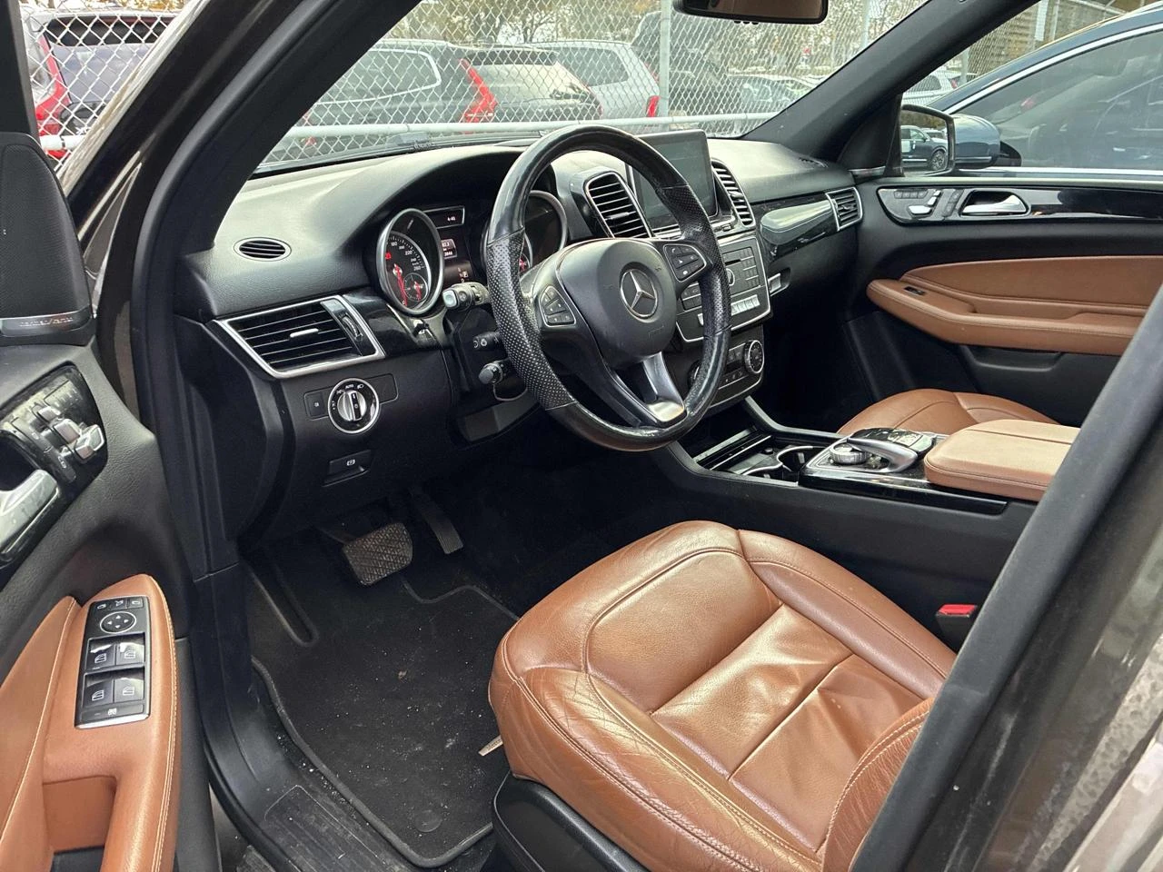 Mercedes-Benz GLE 350 AMG packet* Пано* Подгрев* 360* H&K - изображение 6