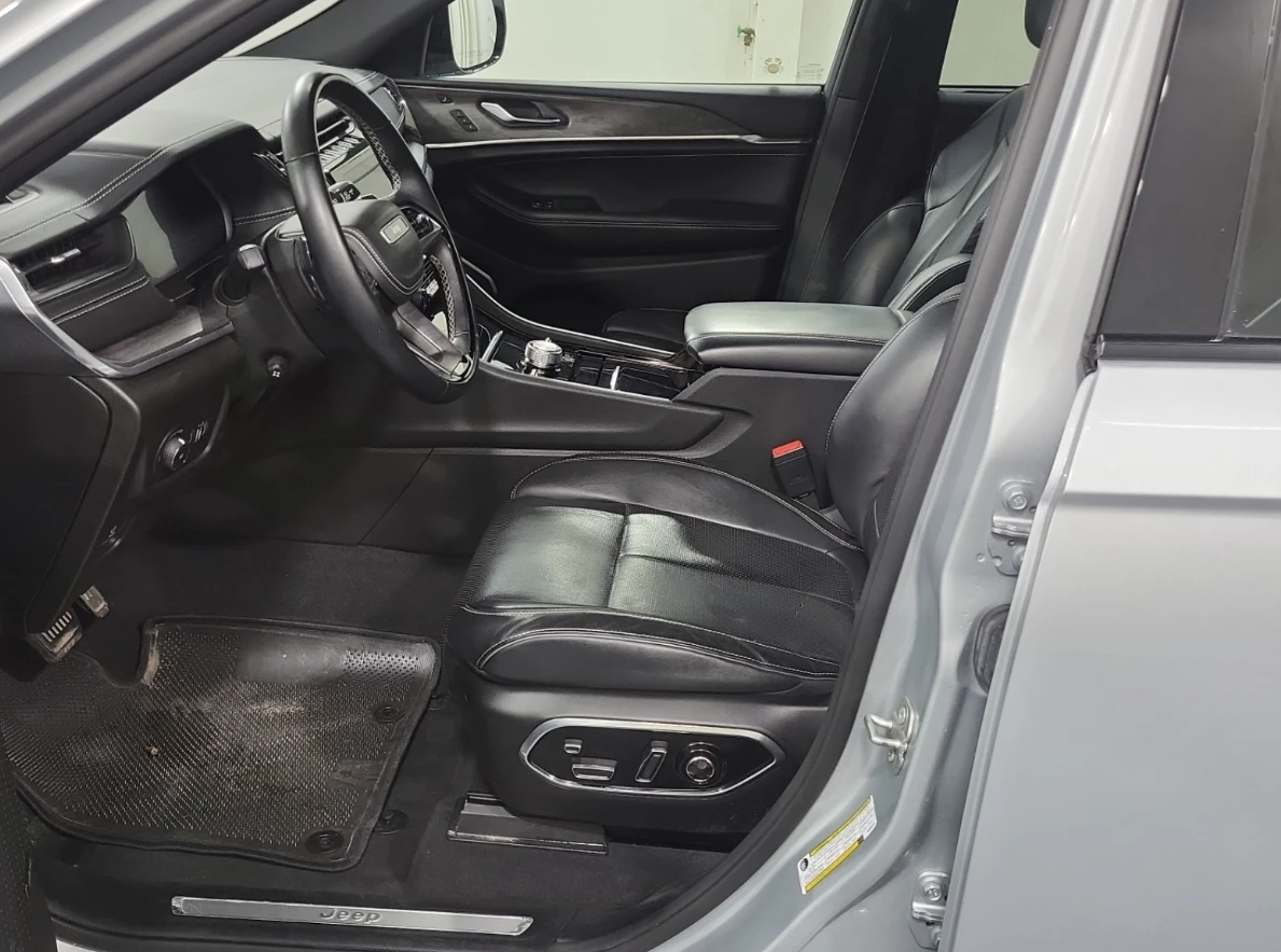 Jeep Grand cherokee 2022 Jeep Grand Cherokee OVERLAND - изображение 7