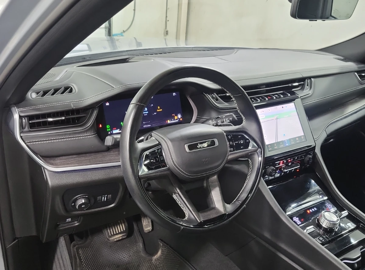 Jeep Grand cherokee 2022 Jeep Grand Cherokee OVERLAND - изображение 8