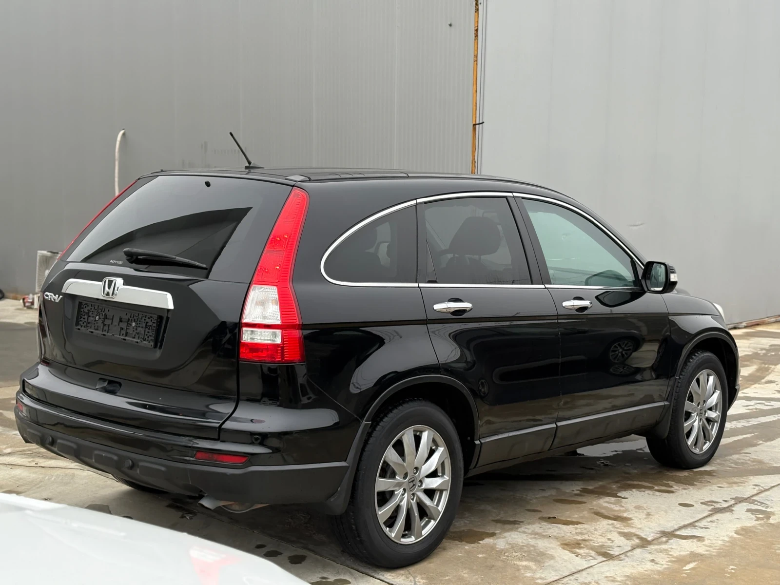 Honda Cr-v 2.2 i-DTEC* 150кс* 4x4* Камера* Алкантара* Подгрев - изображение 6