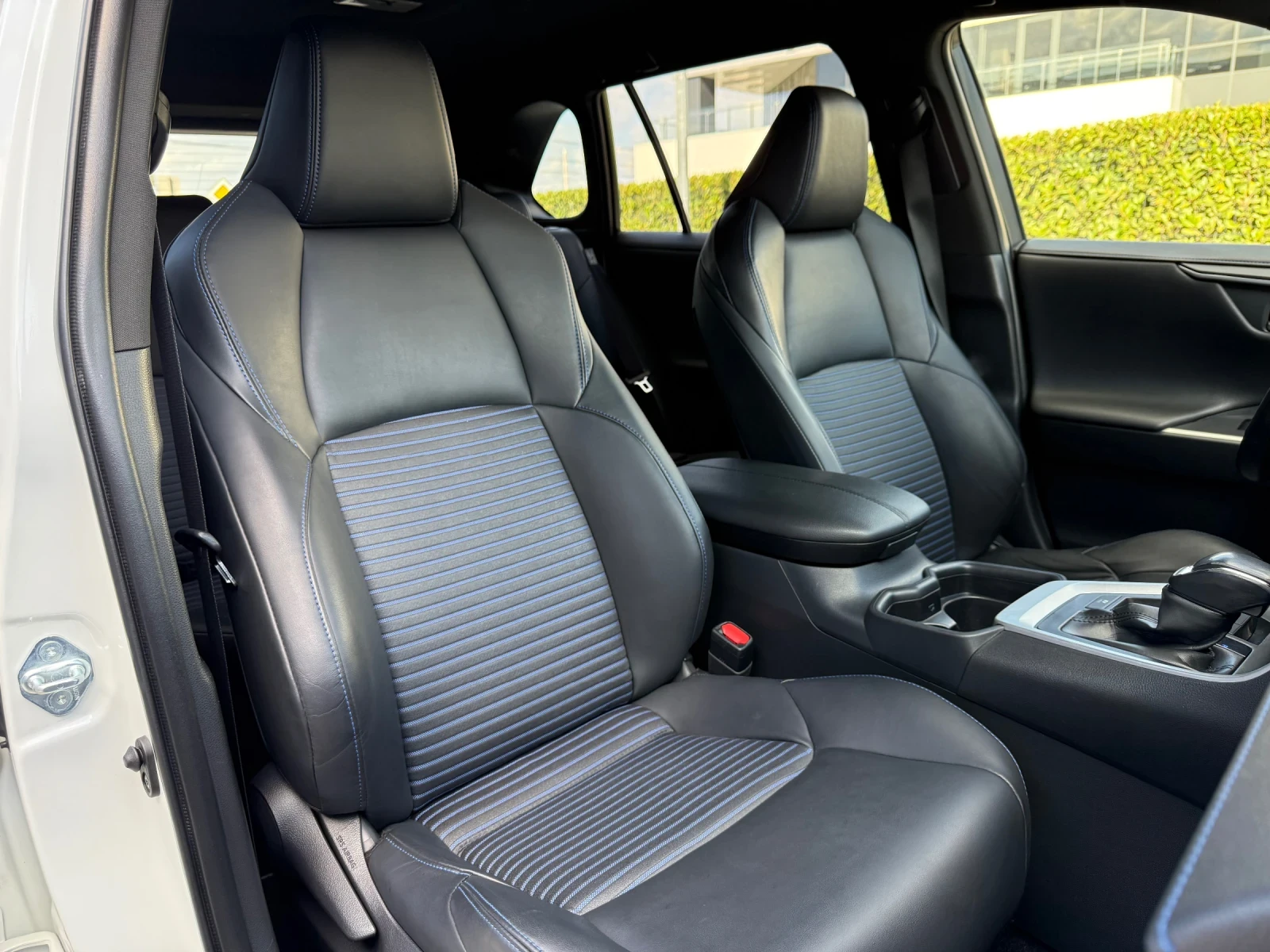 Toyota Rav4 2.5 218�.�. HYBRID* LED* STYLE* ��������* ������� | Mobile.bg � ����������� 10