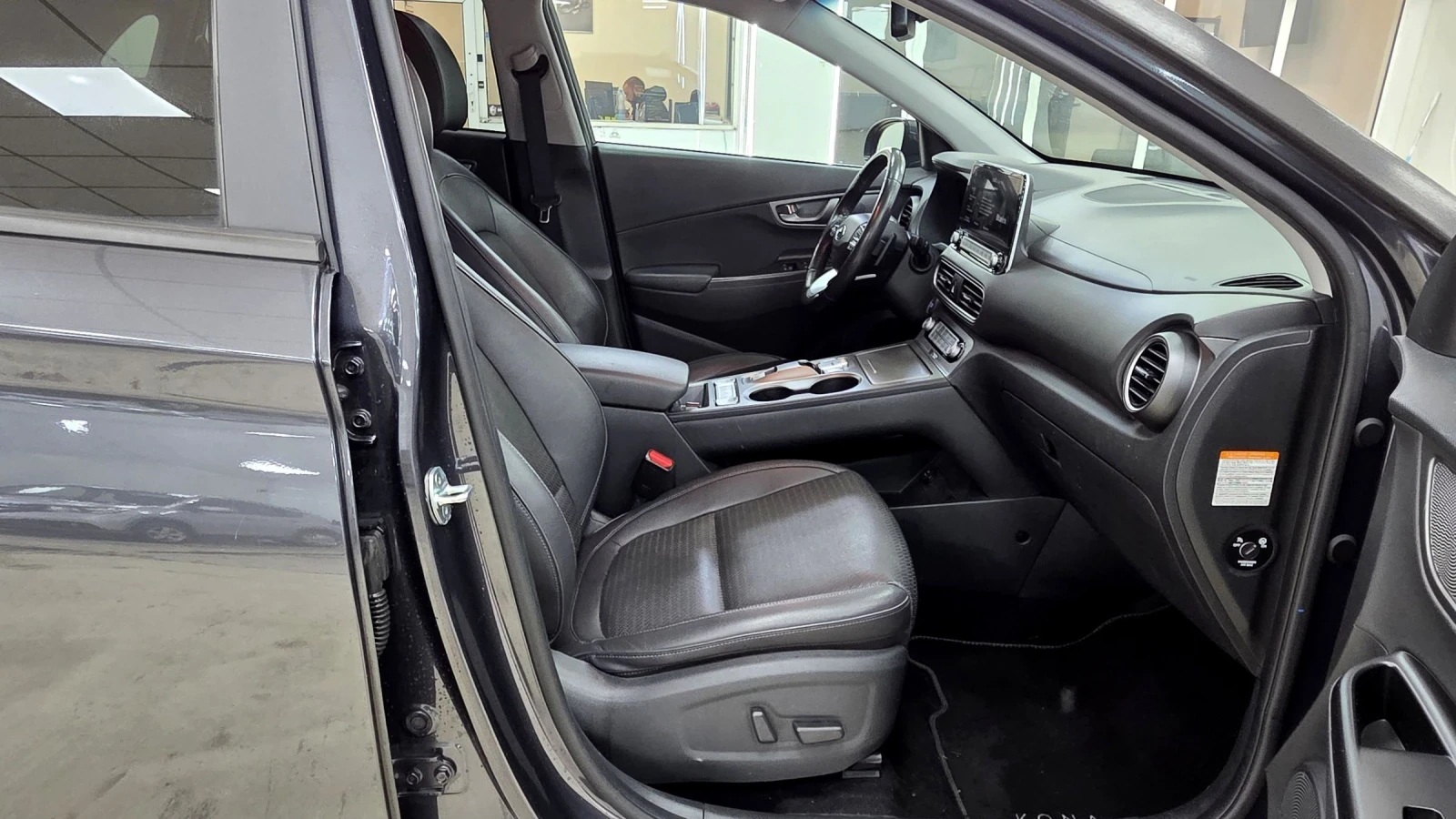 Hyundai Kona 64KWh/Premium/Blue Link, снимка 11 - Автомобили и джипове - 54230918