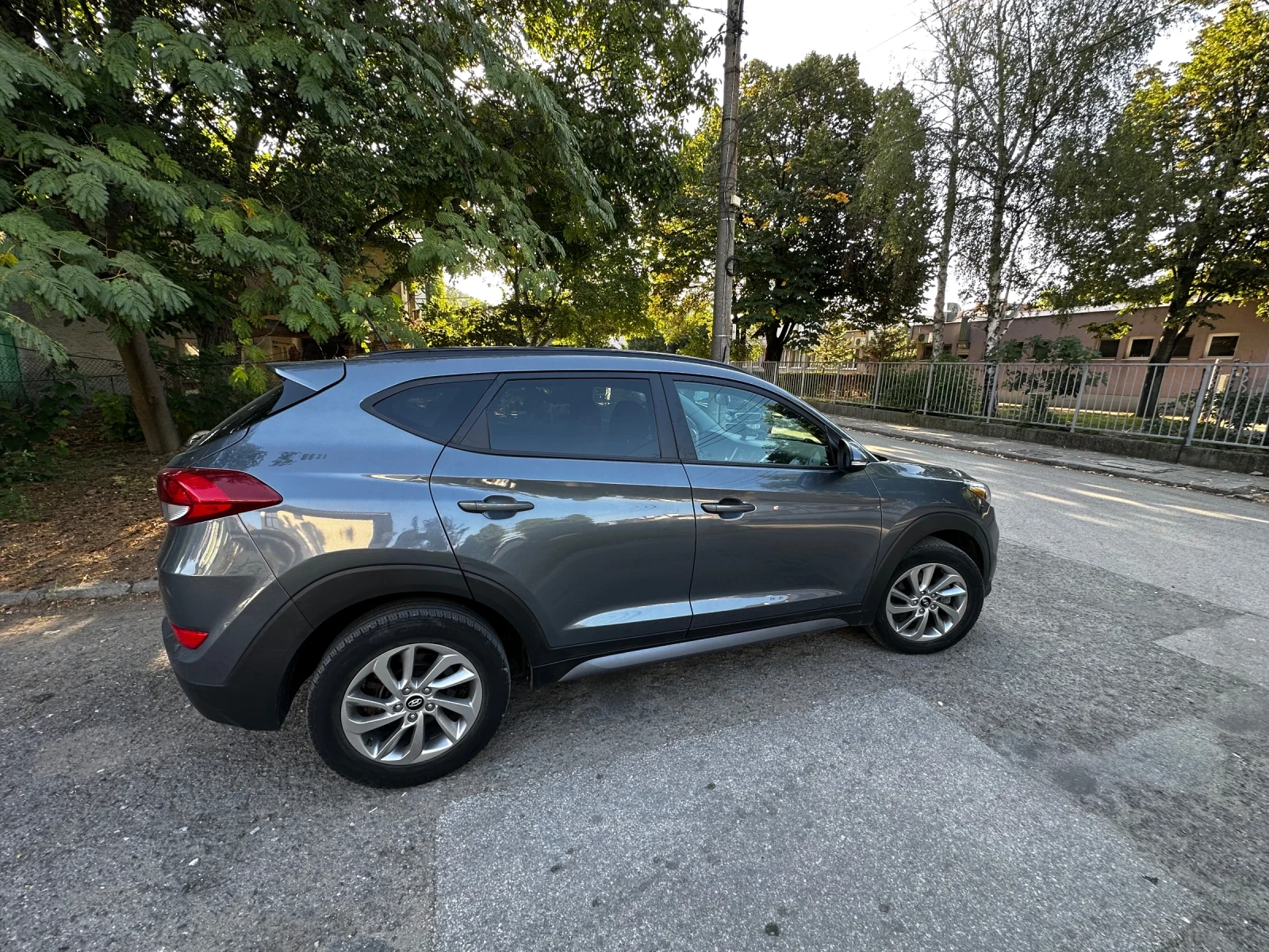 Hyundai Tucson, снимка 2 - Автомобили и джипове - 56219171