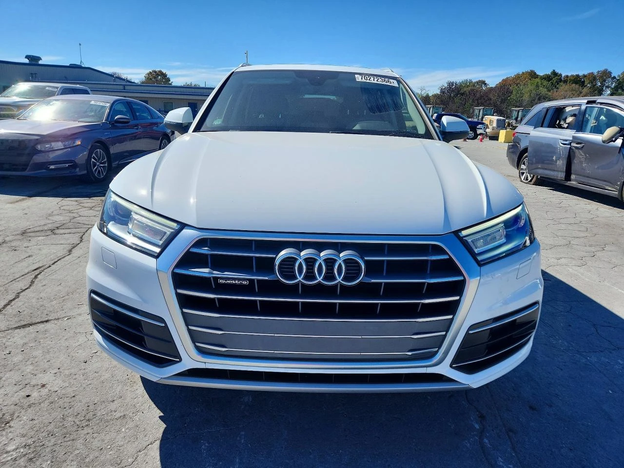 Audi Q5 2.0l Premium, снимка 5 - Автомобили и джипове - 56350730