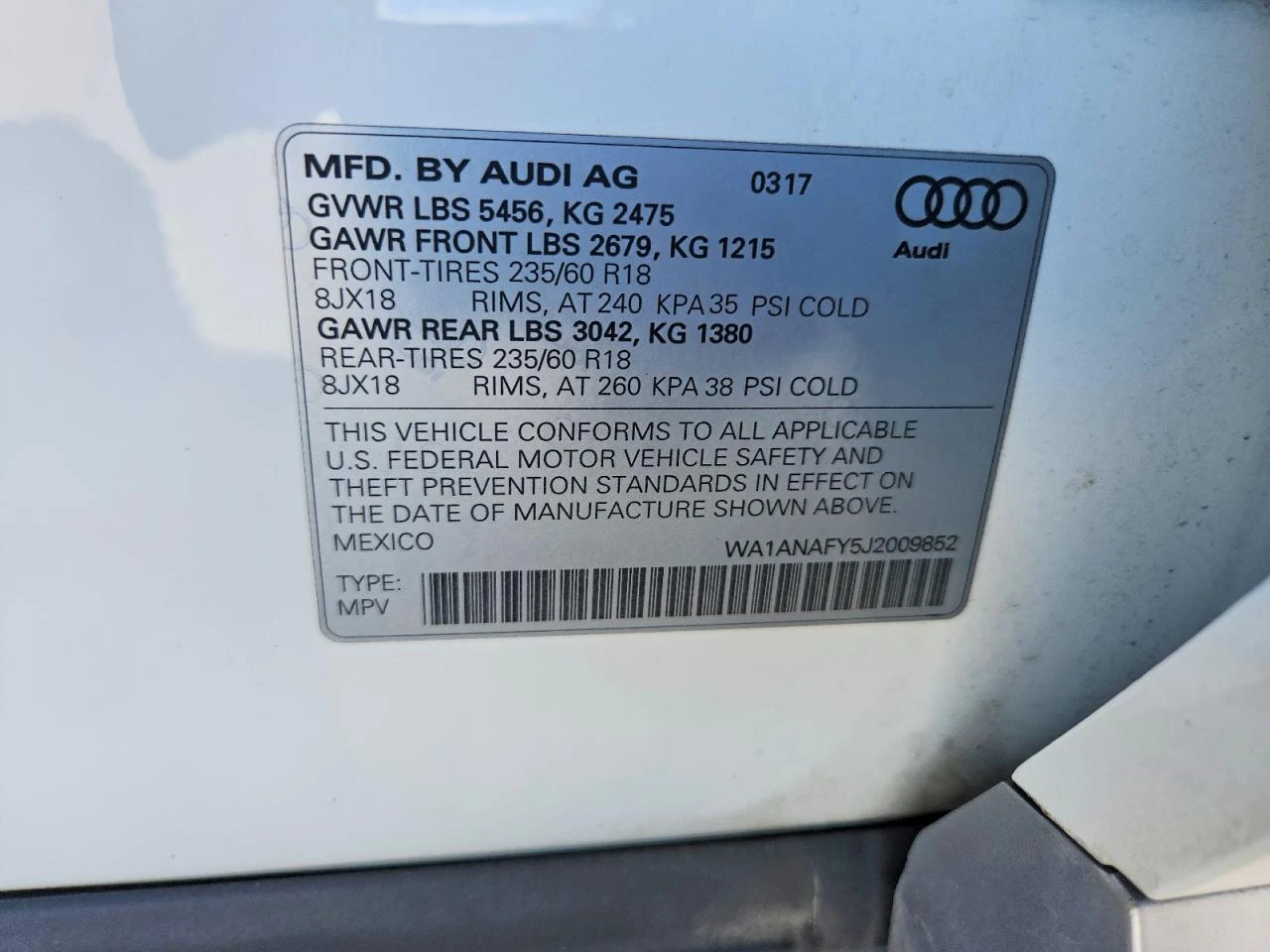 Audi Q5 2.0l Premium, снимка 13 - Автомобили и джипове - 56350730