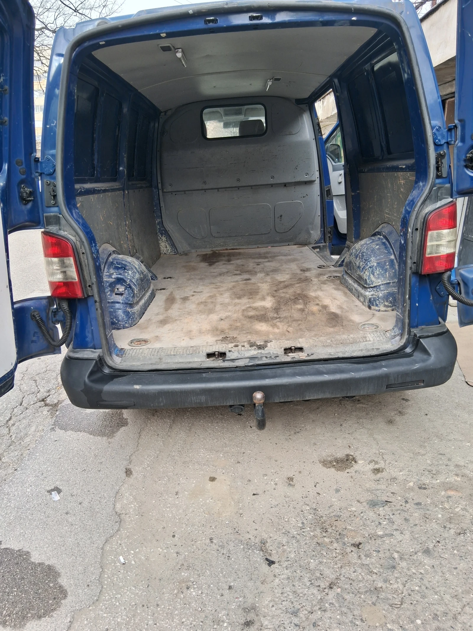VW T5, снимка 12 - Бусове и автобуси - 53906371