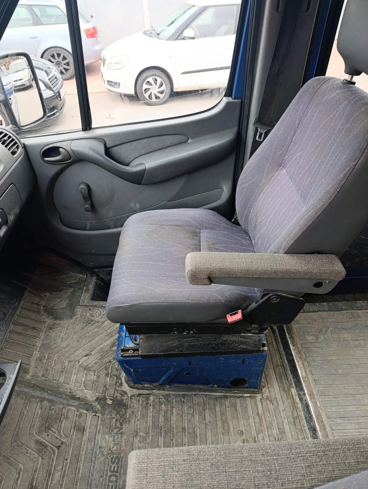 Mercedes-Benz Sprinter 211, снимка 9 - Бусове и автобуси - 54642477