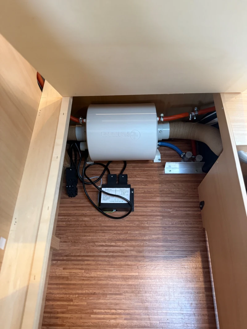 Каравана LMC Cello 510, снимка 17 - Каравани и кемпери - 51977766