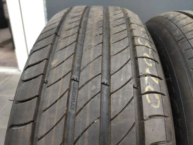 Гуми Летни 215/65R17, снимка 4 - Гуми и джанти - 44458057