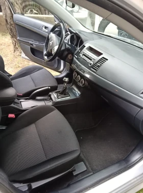 Mitsubishi Lancer Спортбек, снимка 13