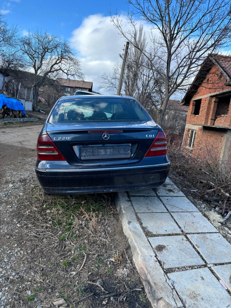 Mercedes-Benz C 220 2.2 cdi 143 цялата кола се продава, снимка 3 - Автомобили и джипове - 48632070