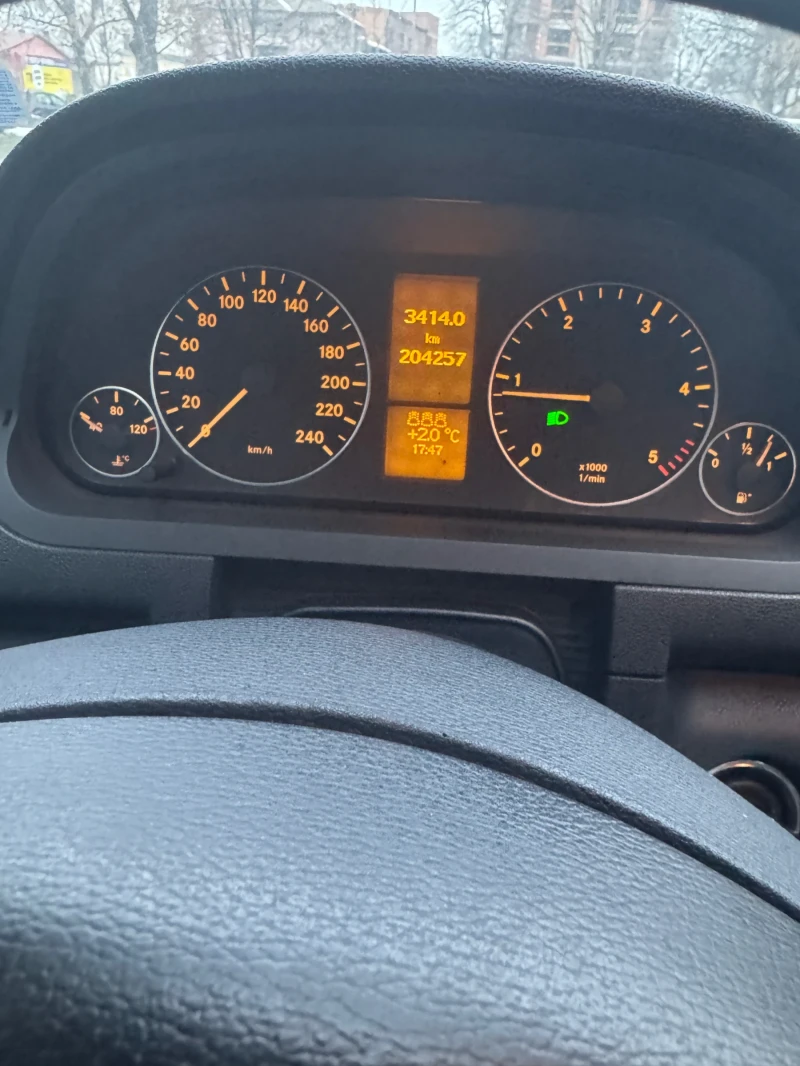 Mercedes-Benz A 180, снимка 10 - Автомобили и джипове - 49200124