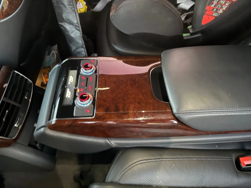 Audi A8, снимка 9 - Автомобили и джипове - 52497713