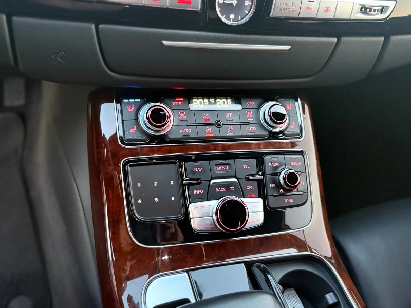 Audi A8, снимка 10 - Автомобили и джипове - 52497713