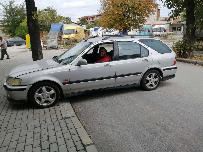 Honda Civic 1.8 vti, снимка 2 - Автомобили и джипове - 51712439