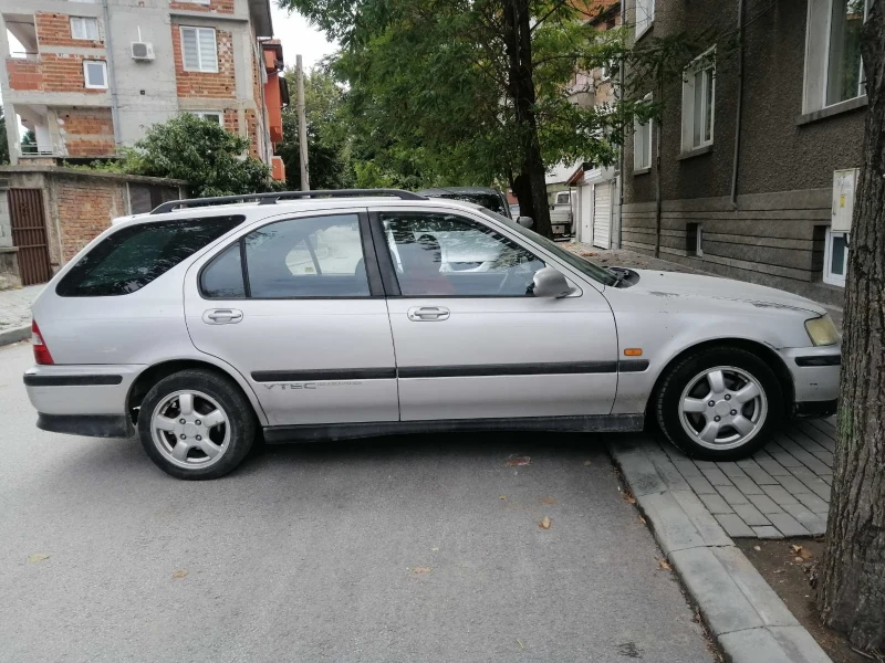 Honda Civic 1.8 vti, снимка 3 - Автомобили и джипове - 51712439