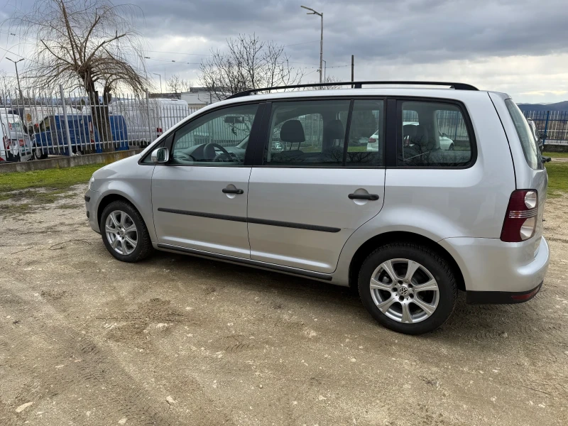 VW Touran 1.9 TDI 105к.с. 6 скорости, снимка 10 - Автомобили и джипове - 52071773