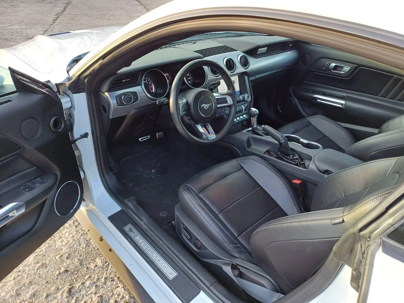 Ford Mustang  - изображение 7