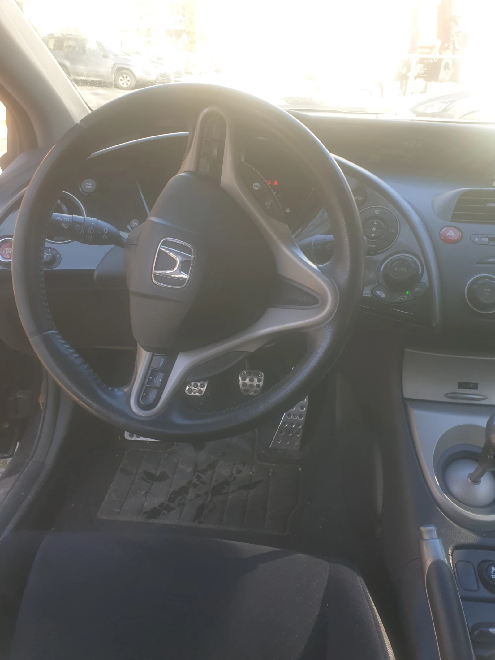 Honda Civic 2.2 CRDI 140 к.с. - изображение 6