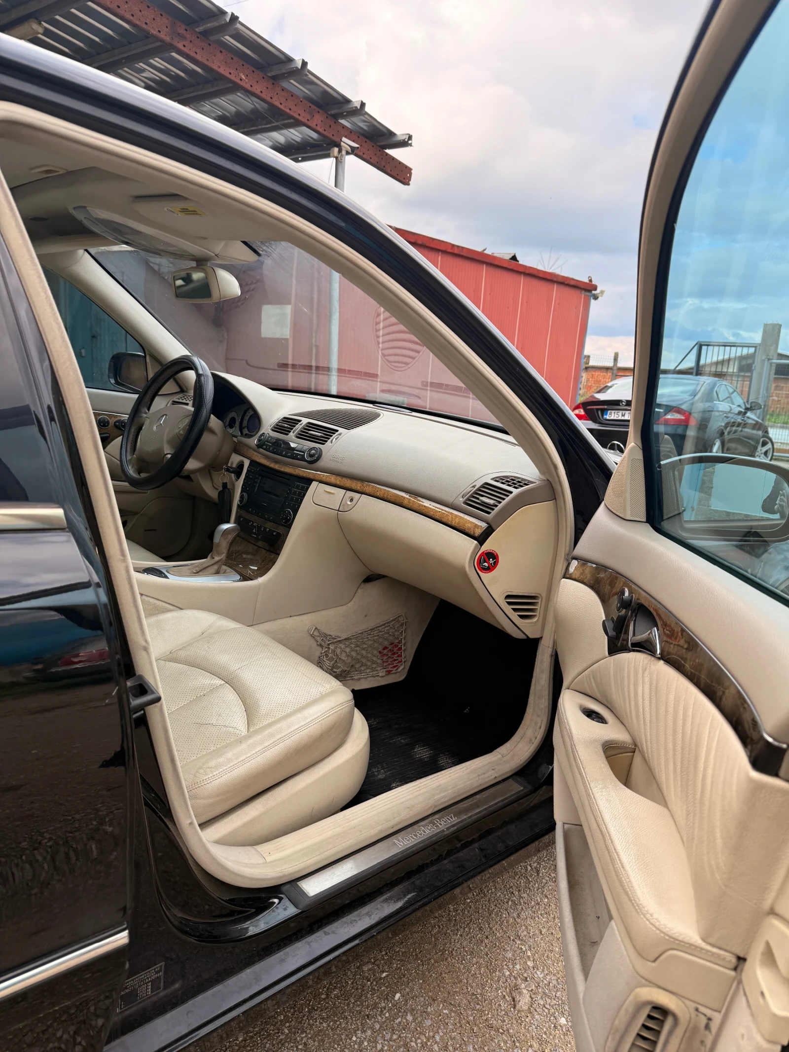 Mercedes-Benz E 270, снимка 9 - Автомобили и джипове - 54152125