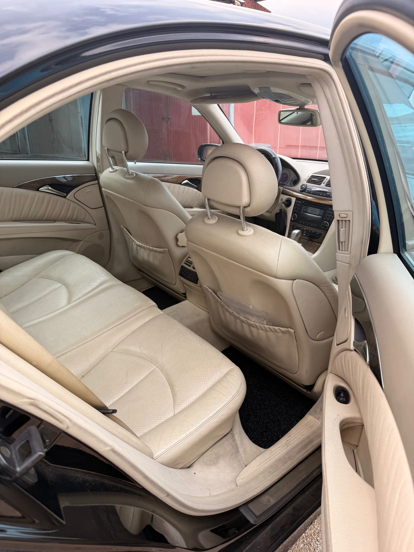 Mercedes-Benz E 270, снимка 10 - Автомобили и джипове - 54152125