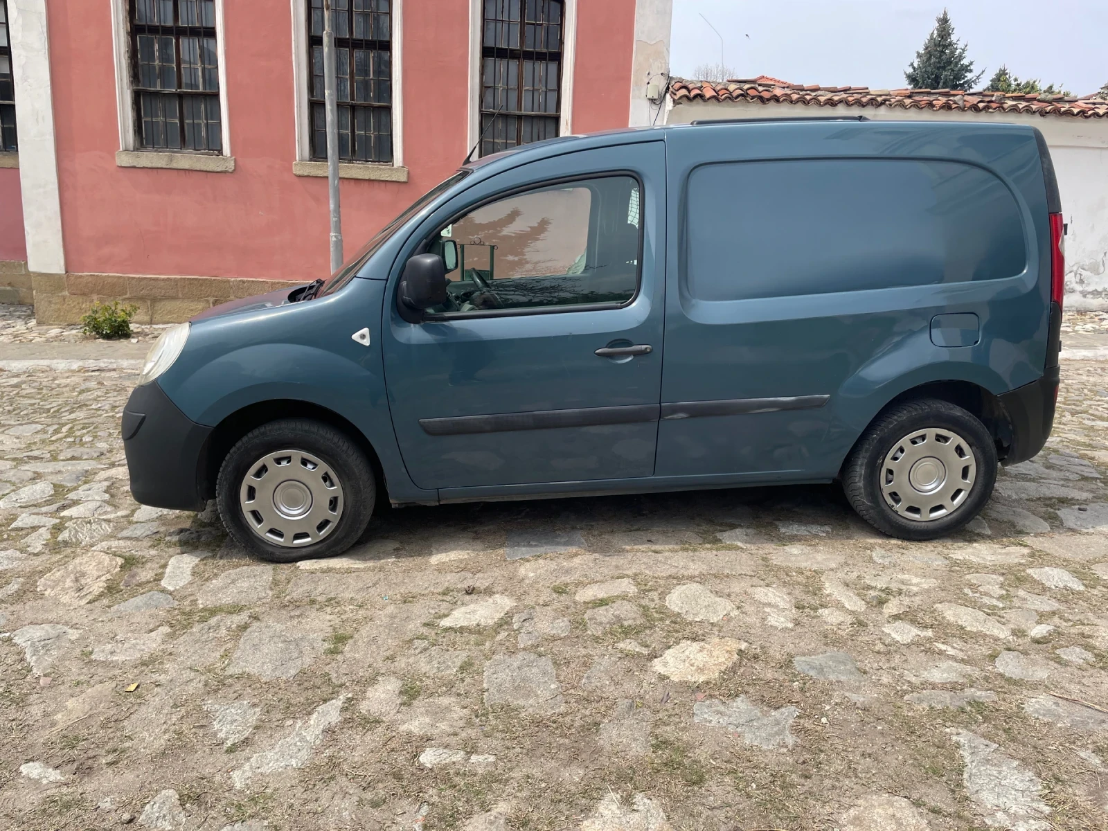 Renault Kangoo 1.5 DCI ТОВАРЕН КЛИМАТИК ТЕГЛИЧ, снимка 2 - Автомобили и джипове - 54179906