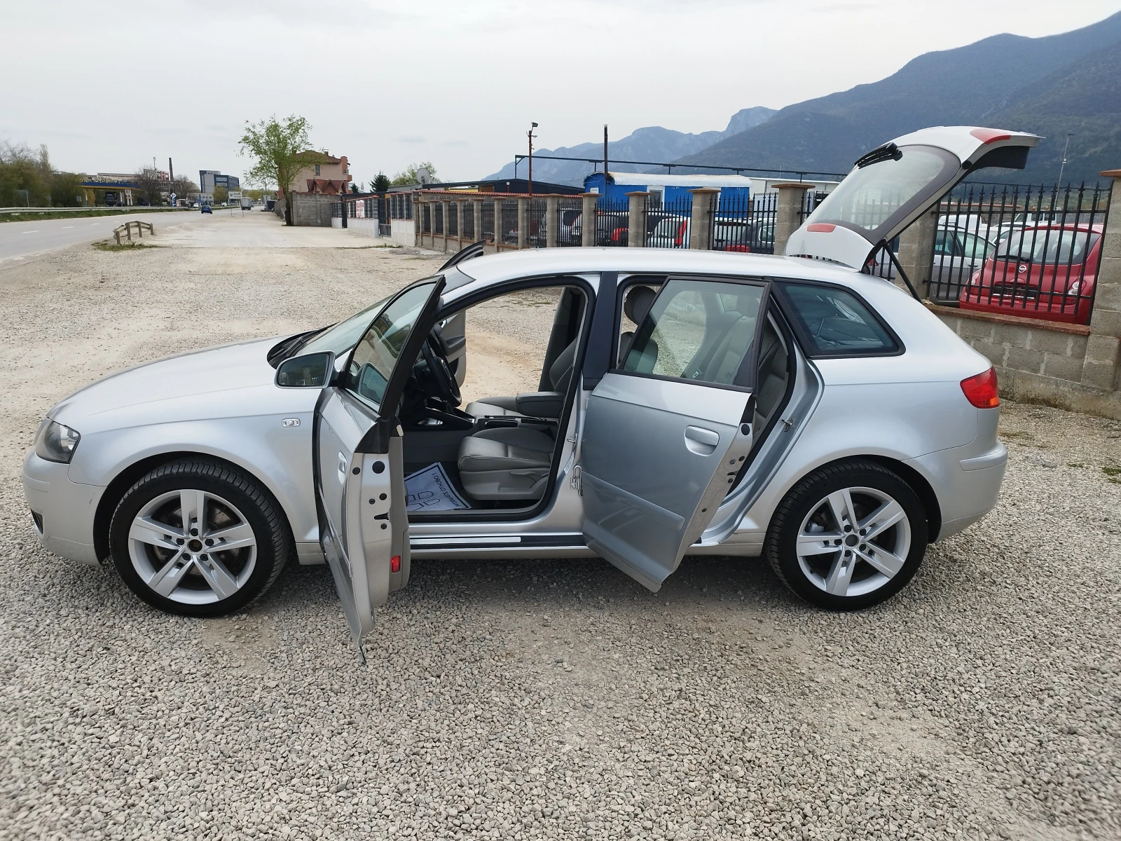 Audi A3 2.0T 200kc AUTOMAT, снимка 9 - Автомобили и джипове - 54206324