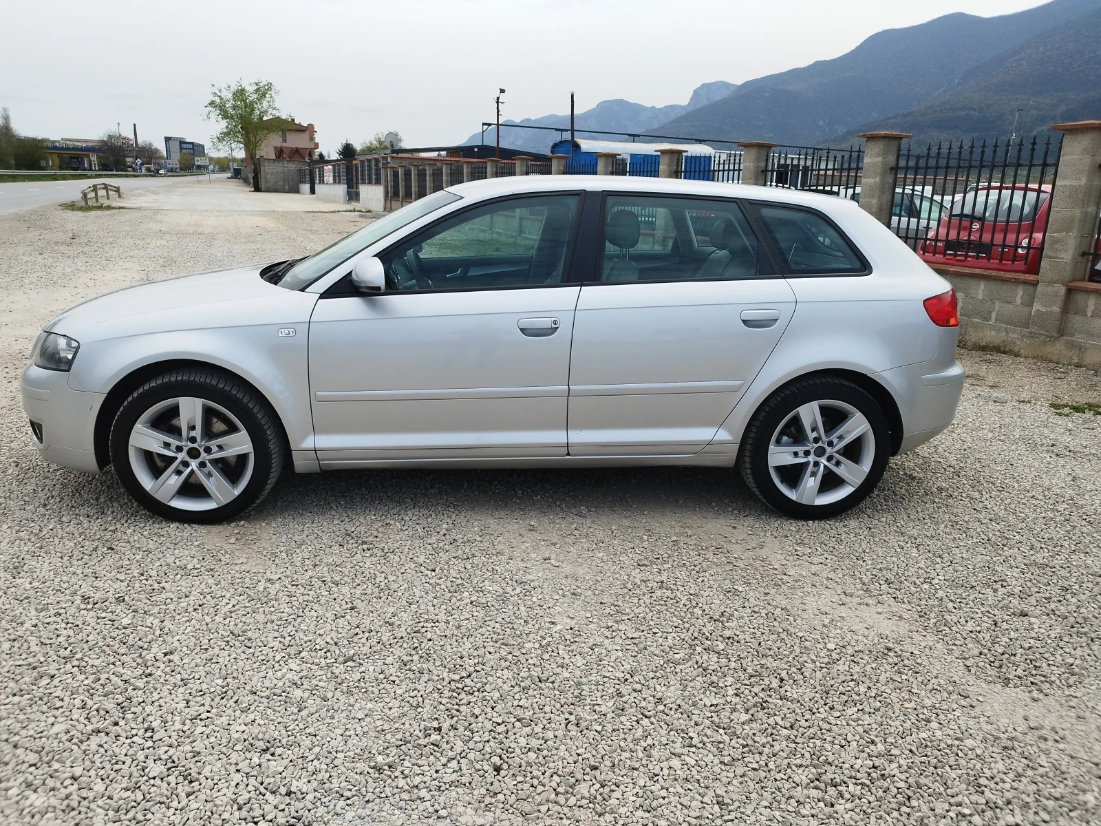 Audi A3 2.0T 200kc AUTOMAT, снимка 2 - Автомобили и джипове - 54206324