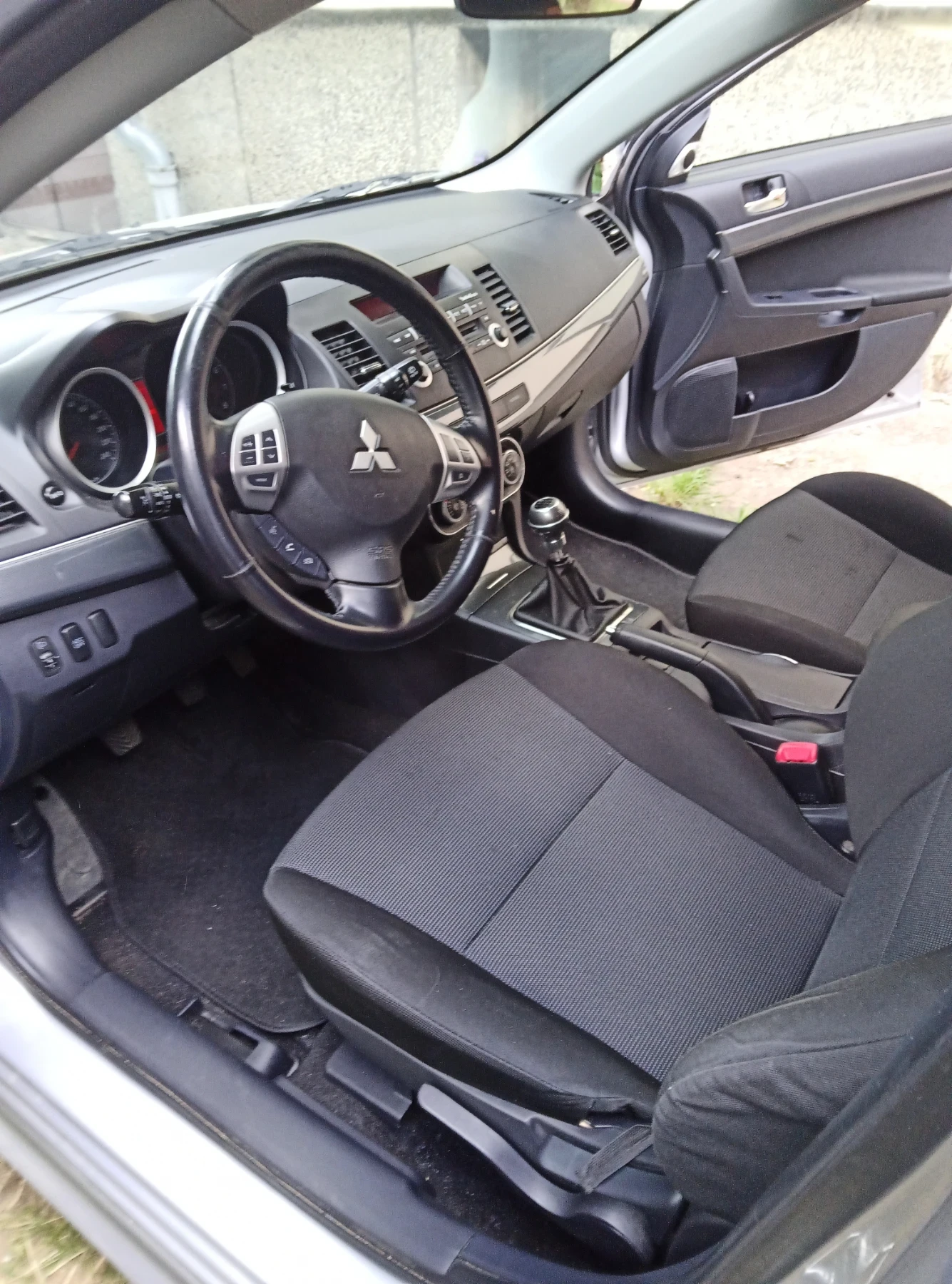 Mitsubishi Lancer Спортбек, снимка 11 - Автомобили и джипове - 55008390