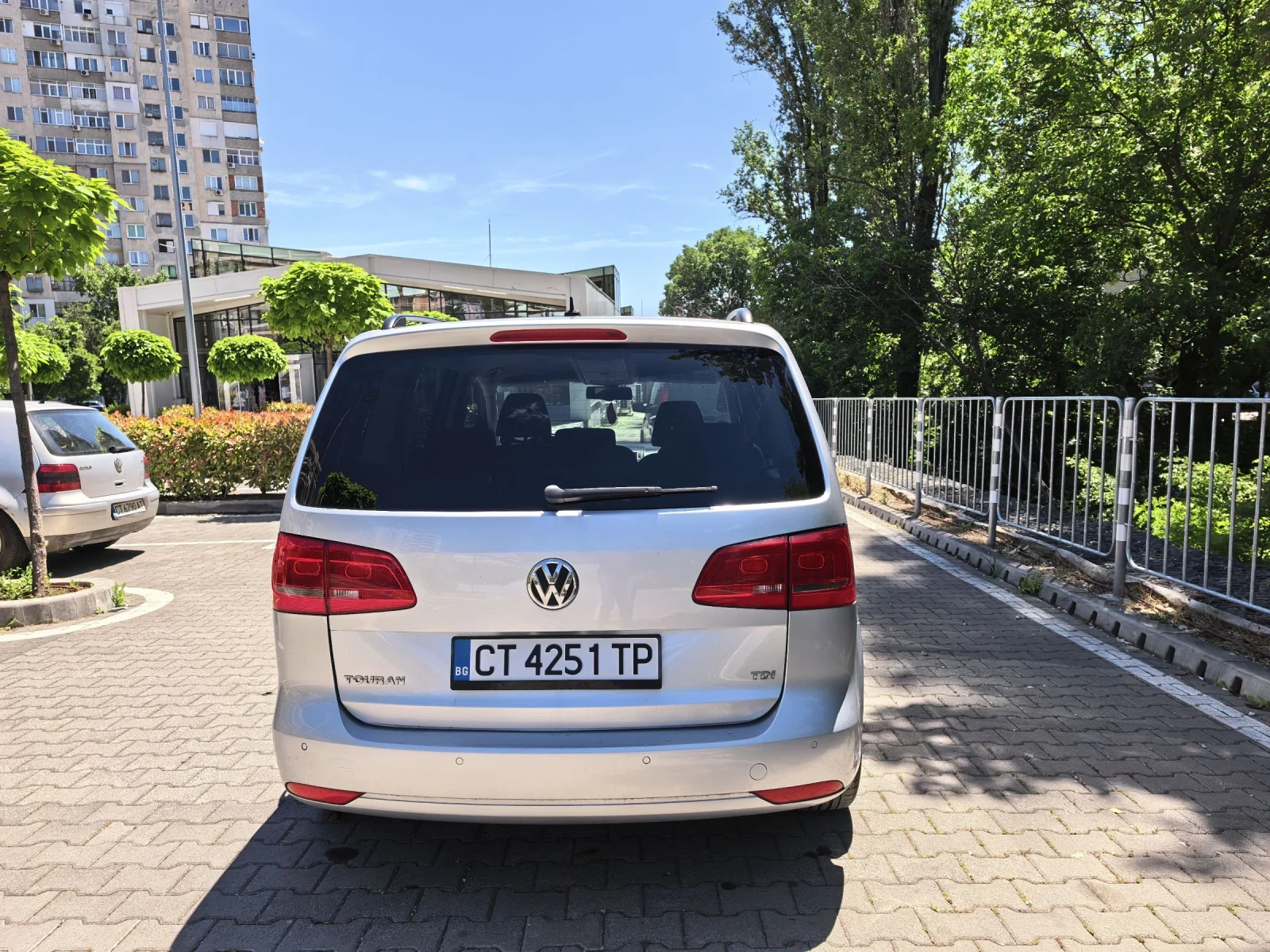 VW Touran 1.6tdi , снимка 5 - Автомобили и джипове - 54730307