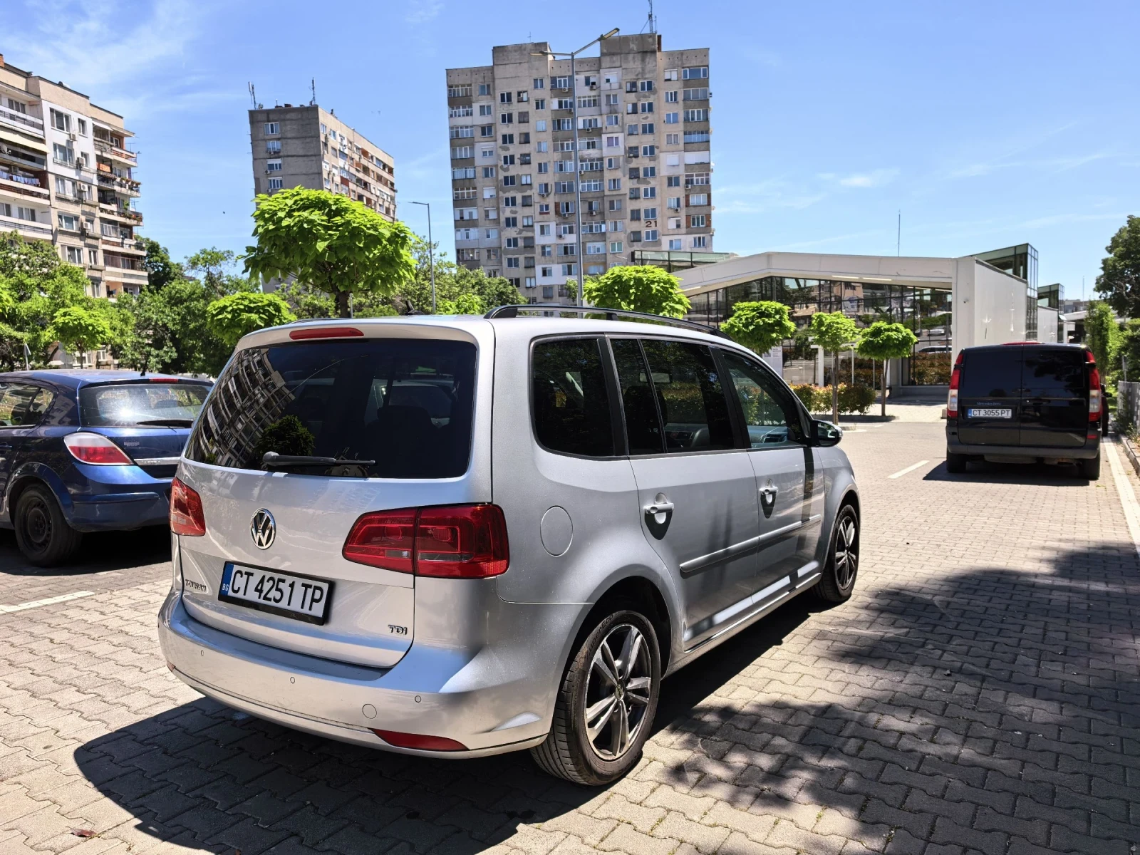 VW Touran 1.6tdi , снимка 4 - Автомобили и джипове - 54730307