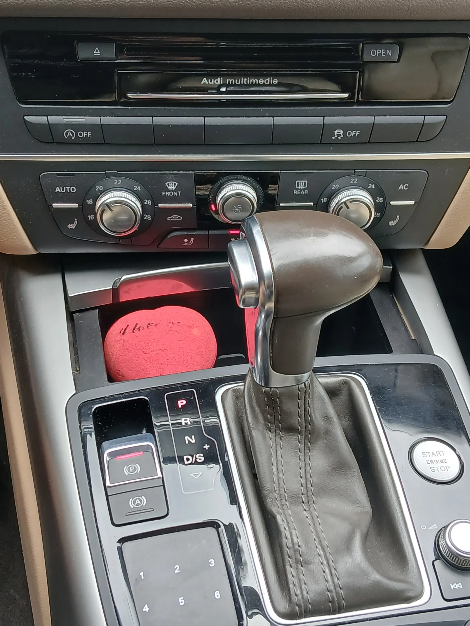 Audi A6 2.0 TDI, снимка 4 - Автомобили и джипове - 54725996