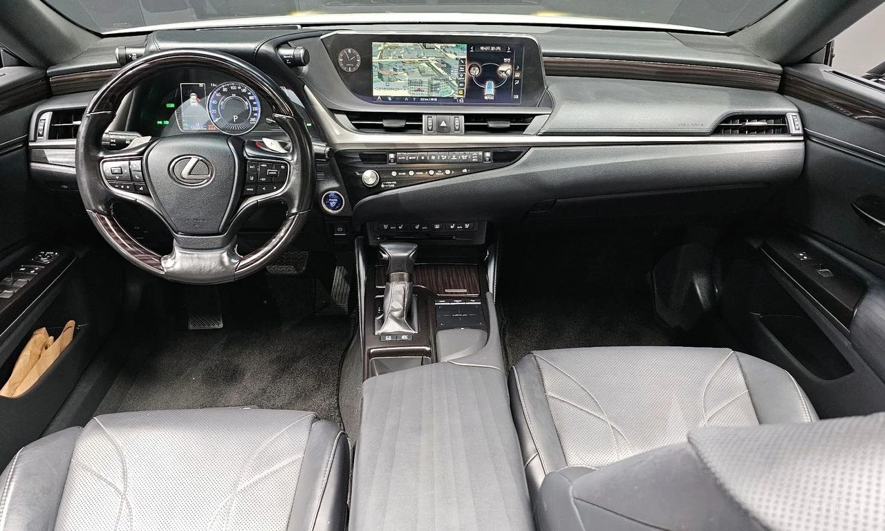 Lexus ES 330 h* 7th GEN* LUXURARY PLUS* , снимка 3 - Автомобили и джипове - 54879331