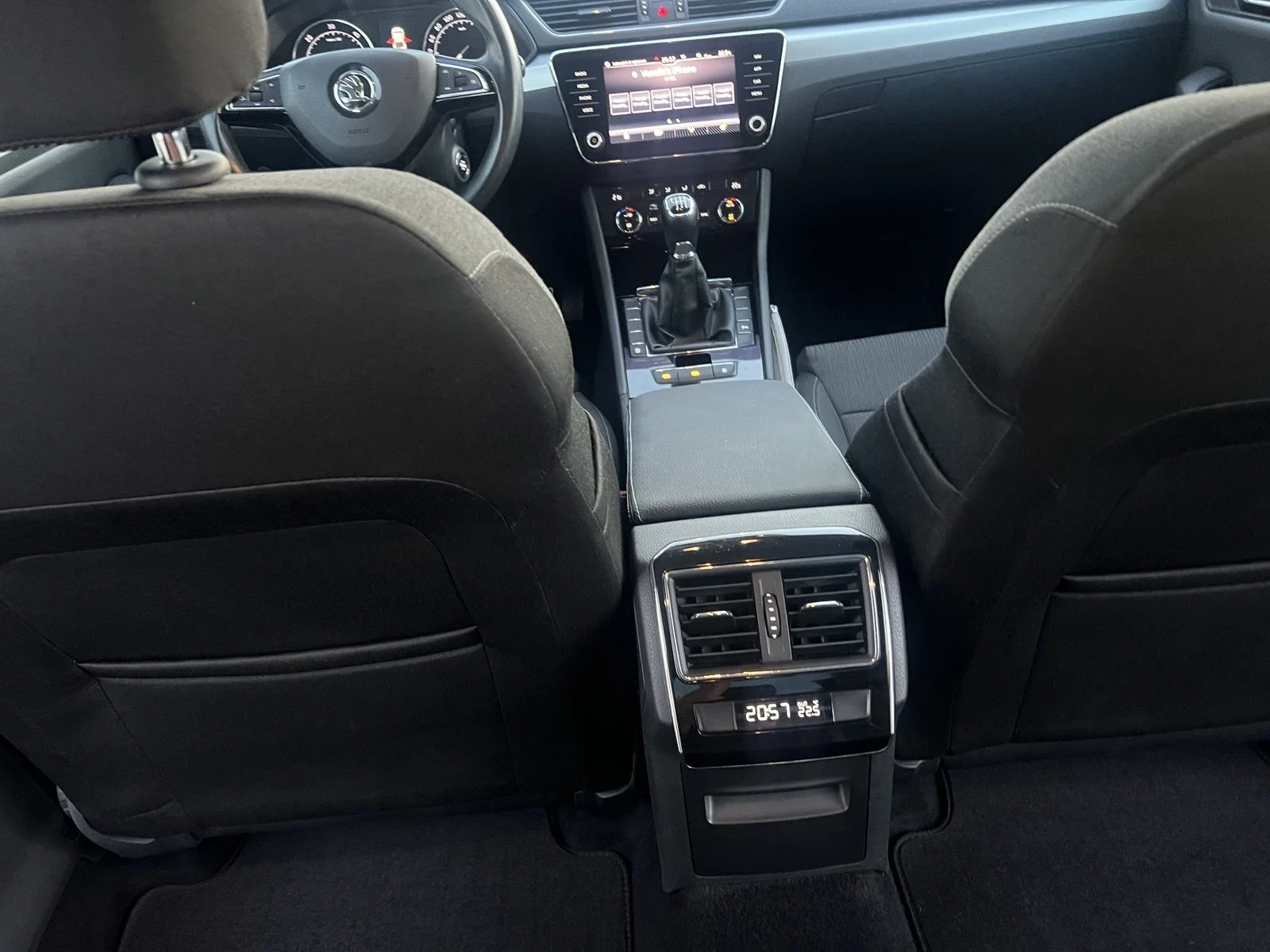 Skoda Superb 2.0 tdi 150кс, снимка 12 - Автомобили и джипове - 55123934