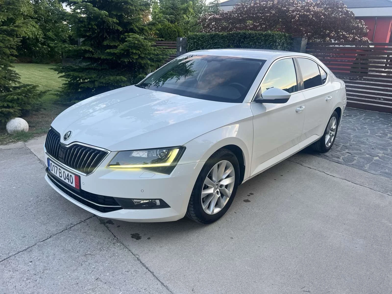 Skoda Superb 2.0 tdi 150кс