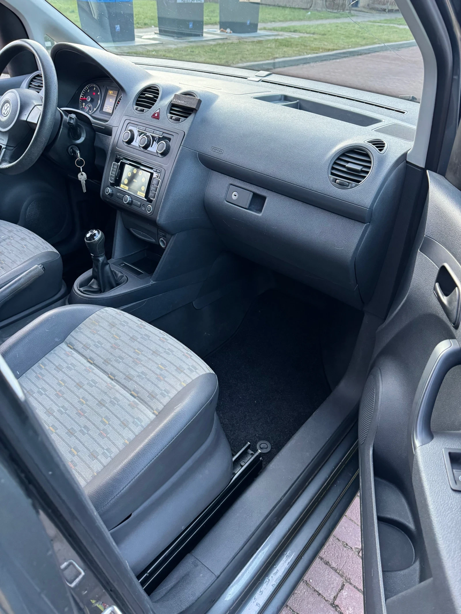 VW Caddy Maxi 1.6 TDI 102�� | Mobile.bg � ����������� 6