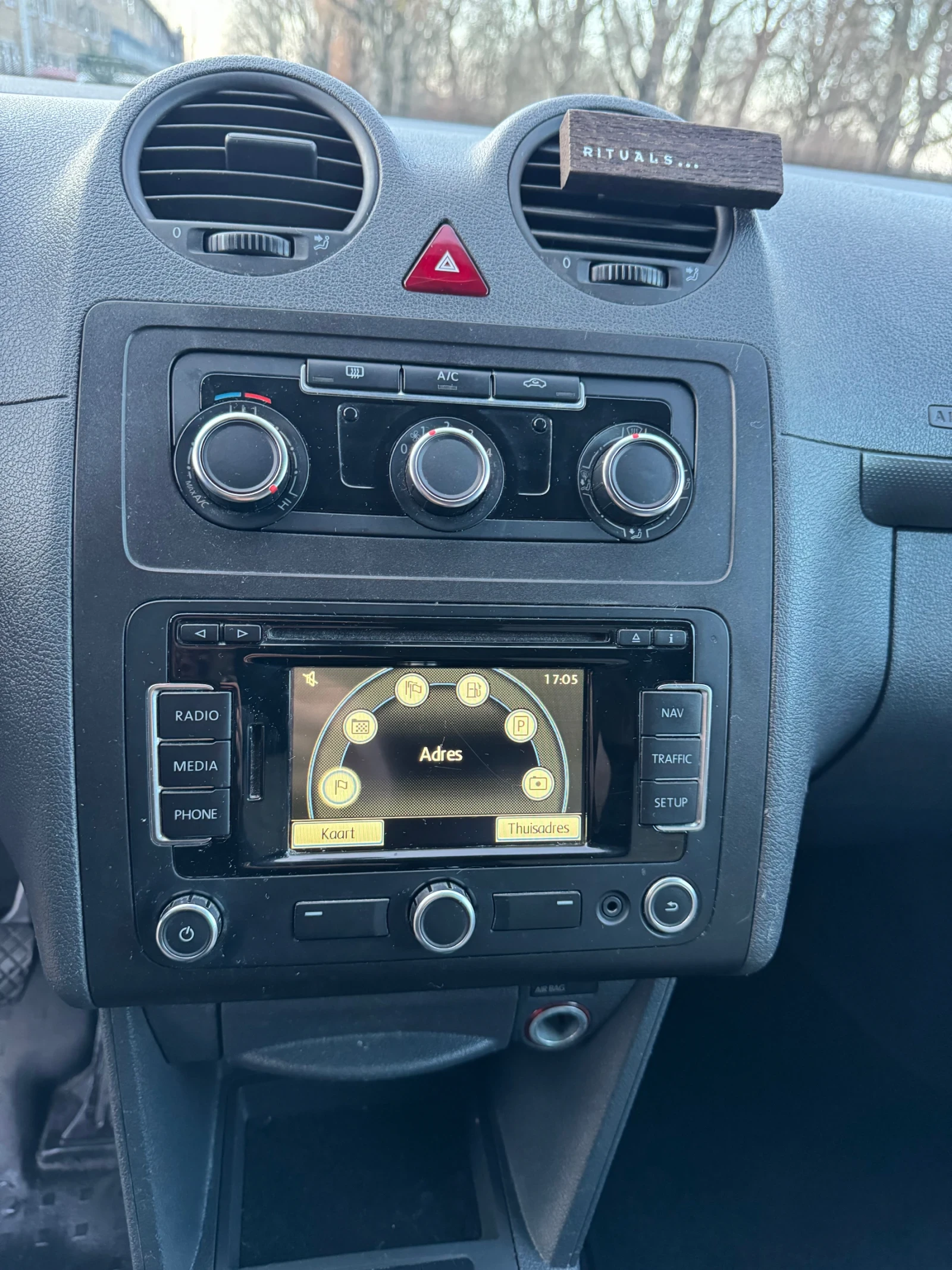 VW Caddy Maxi 1.6 TDI 102�� | Mobile.bg � ����������� 9