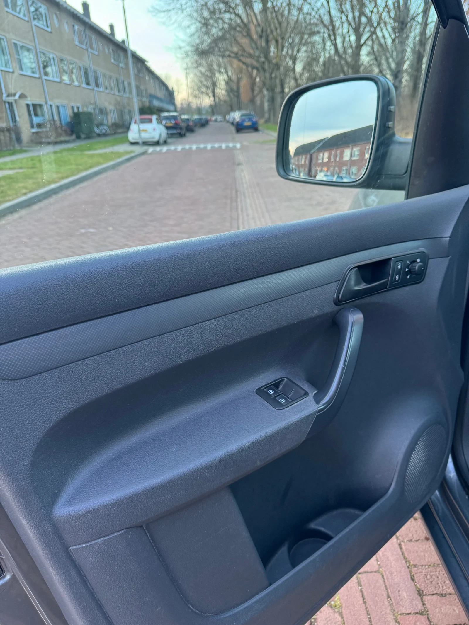 VW Caddy Maxi 1.6 TDI 102�� | Mobile.bg � ����������� 7