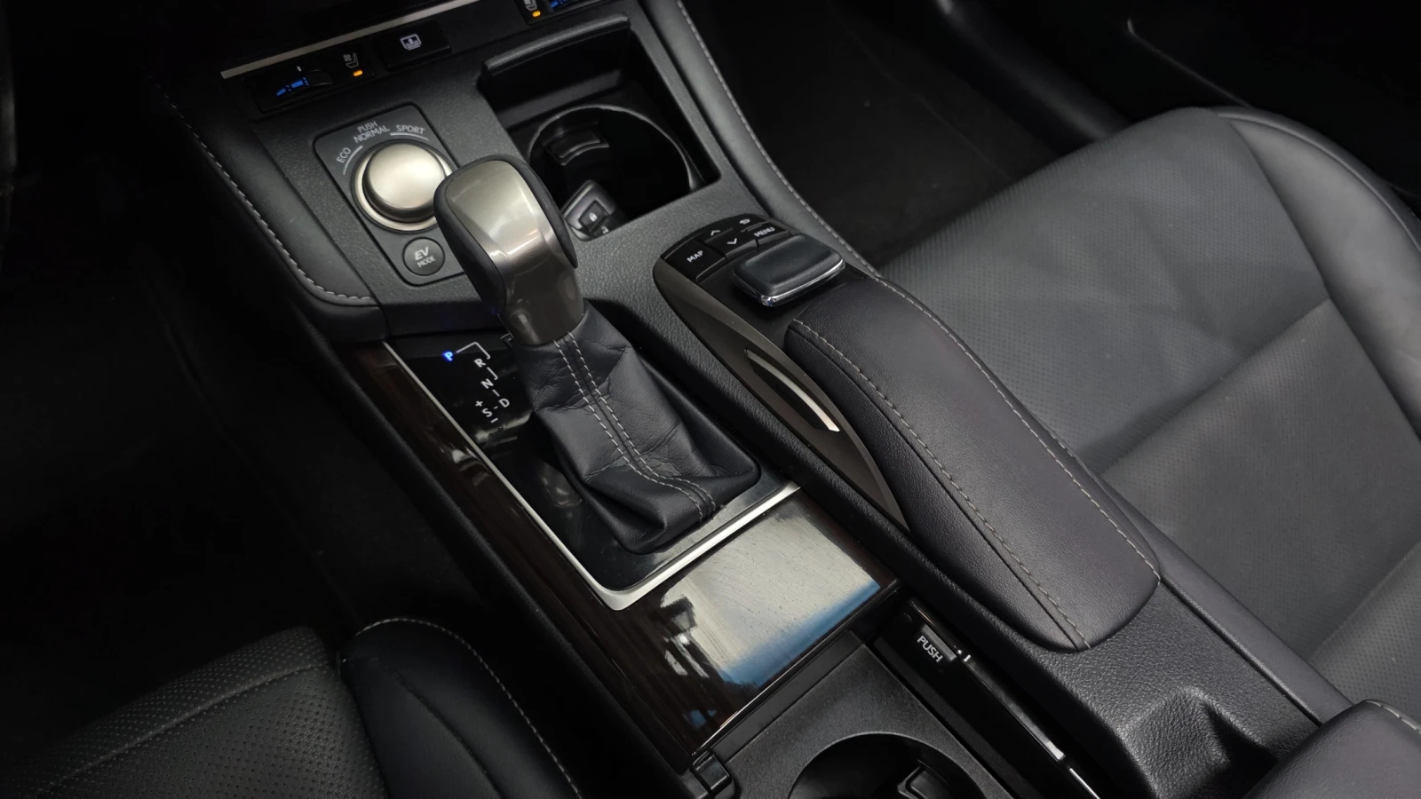 Lexus ES ЛЮК* КРАЙНА ЦЕНА, снимка 9 - Автомобили и джипове - 55378542