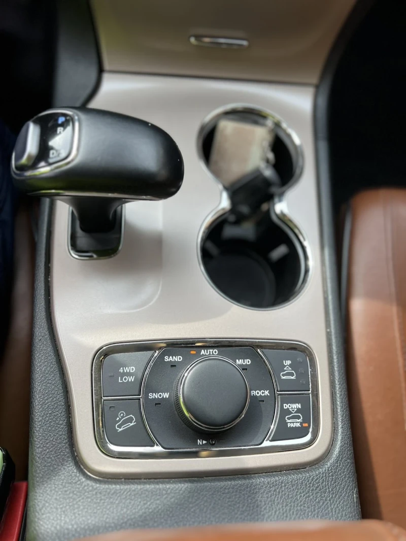 Jeep Grand cherokee Summit 5.7 HEMI LPG Carplay, снимка 5 - Автомобили и джипове - 52530446