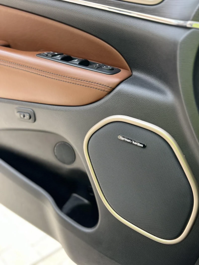 Jeep Grand cherokee Summit 5.7 HEMI LPG Carplay, снимка 6 - Автомобили и джипове - 52530446