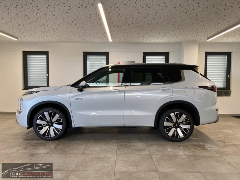 Mitsubishi Outlander 2.4PHEV/306HP/TOP/PANO/360/HUD/MEMO/YAMAHA/666g, снимка 3 - Автомобили и джипове - 52739841