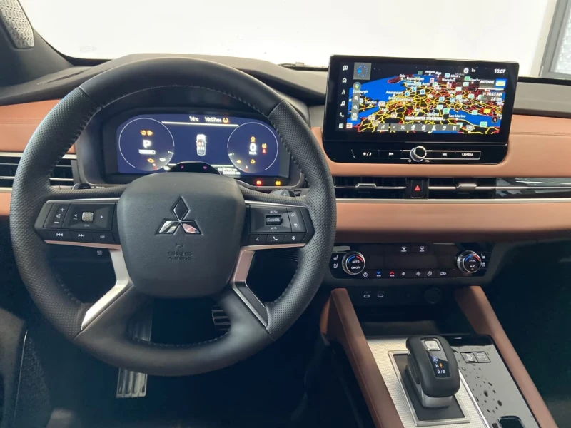 Mitsubishi Outlander 2.4PHEV/306HP/TOP/PANO/360/HUD/MEMO/YAMAHA/666g, снимка 11 - Автомобили и джипове - 52739841