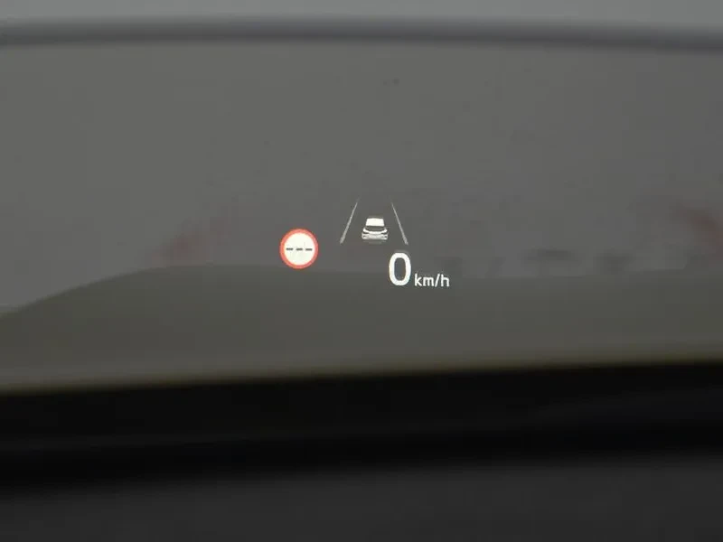 Kia Seltos .6 Turbo 2Wd Signature, снимка 13 - Автомобили и джипове - 55559981